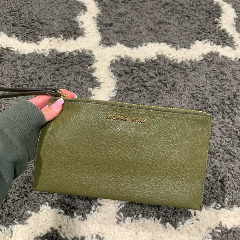 Michael Kors Wristlet